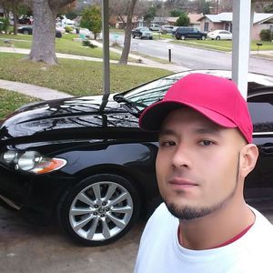 Meet your Posher, Cesar